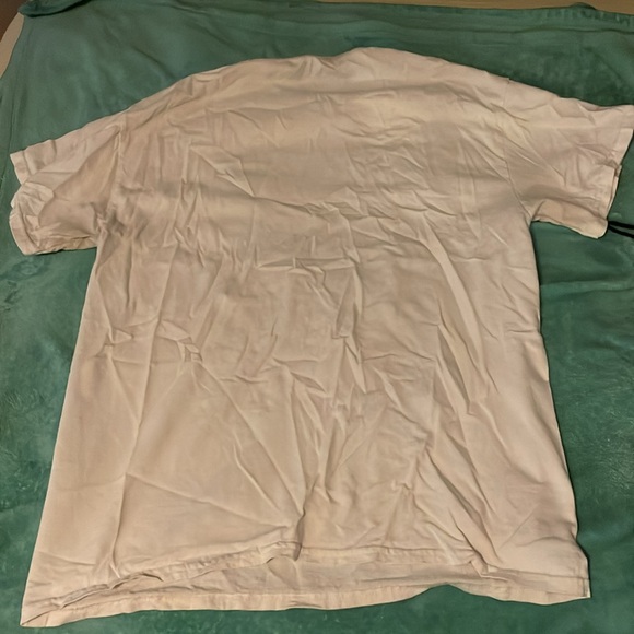 Medium sized shirt made up of 100% cotton - Picture 2 of 2